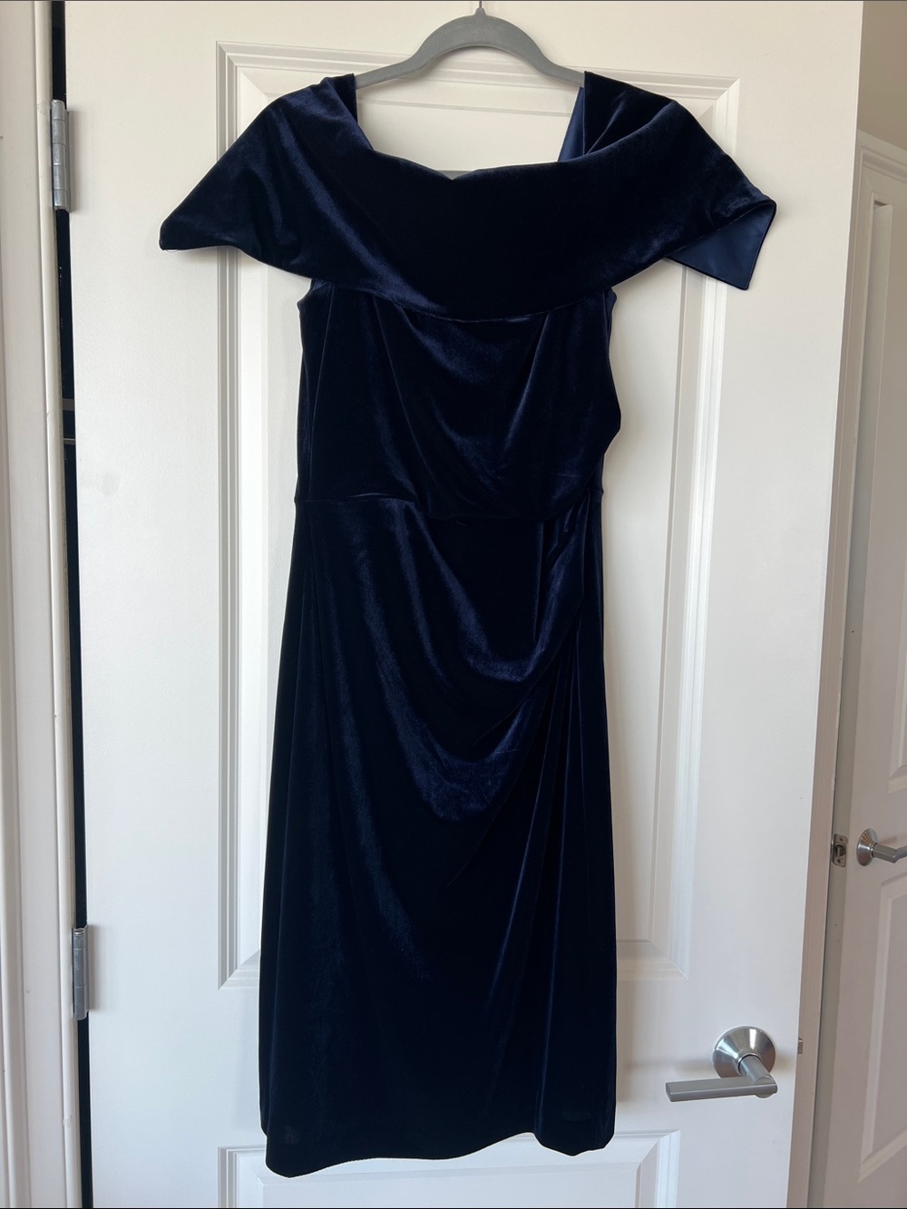 Vince Camuto Off-Shoulder Velvet Dress in Navy